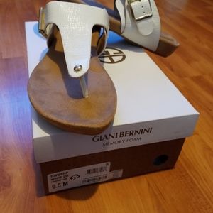 Giani and Bernini Sandals